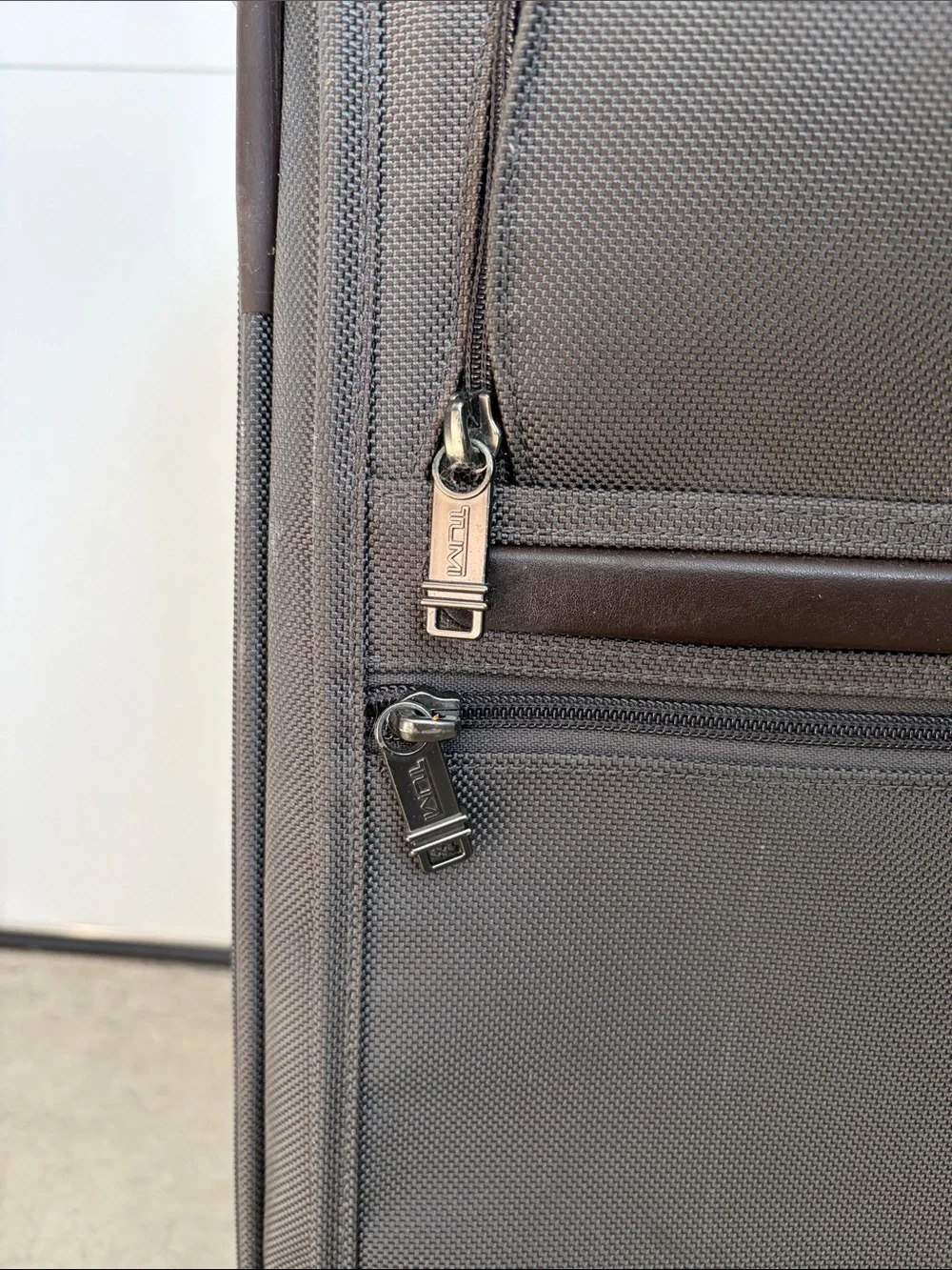 TUMI Alpha 2 Carry-On Luggage Tumi Alpha 22020 Expandable Luggage 22020GY4
